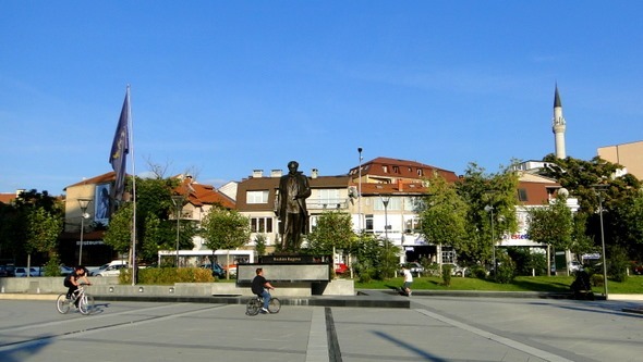 Praça em Pristina