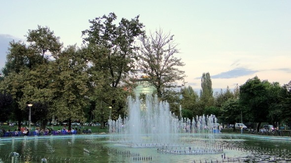 Parque Rinia - Tirana