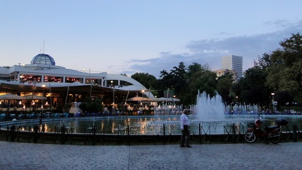 Parque Rinia - Tirana