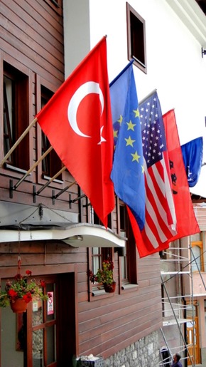 Bandeiras em Prizren
