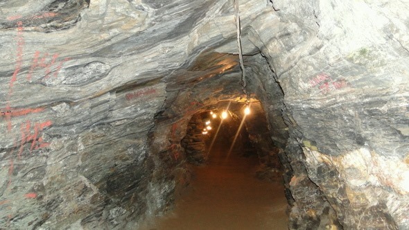 Túnel na Mina da Passagem
