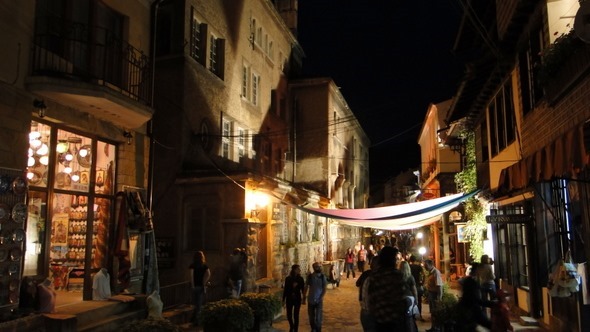 Veliko Tarnovo à noite