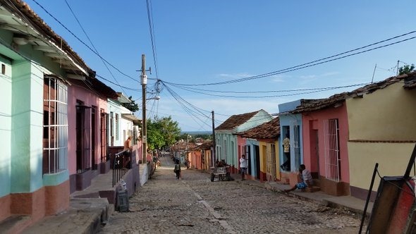 Trinidad e o mar ao longe