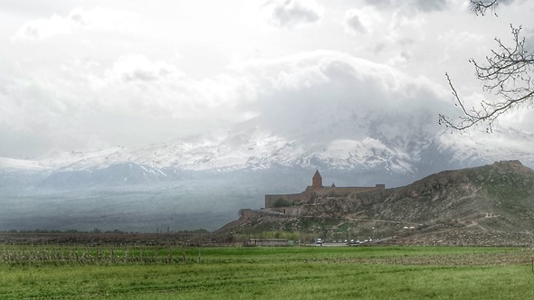 Mosteiro de Khor Virap e o Monte Ararat