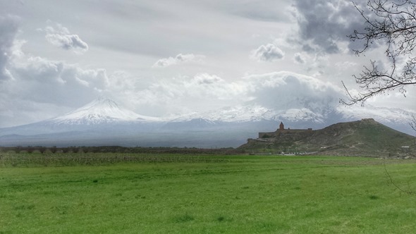 Mosteiro de Khor Virap e o Monte Ararat