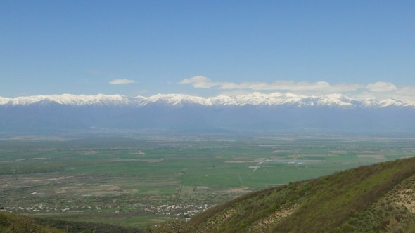 Vale do Alazani e as Montanhas do Cáucaso